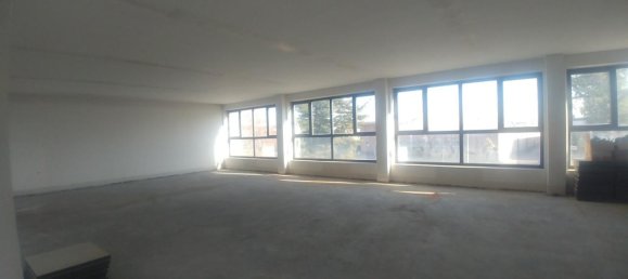 4 rooms Building in Cinisello Balsamo, Italy No. 233684 8