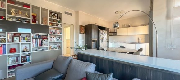 4 rooms Apartment in Como, Italy No. 225826 2