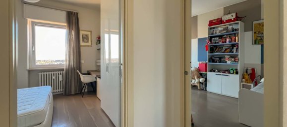 4 rooms Apartment in Como, Italy No. 225826 8