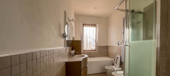 4 rooms Apartment in Como, Italy No. 225826 17