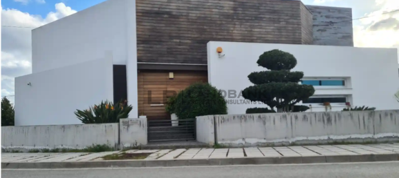 4 bedrooms Commercial property in Lakatamia, Cyprus No. 18948 16