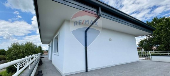 3 bedrooms Villa in Udine, Italy No. 270471 11