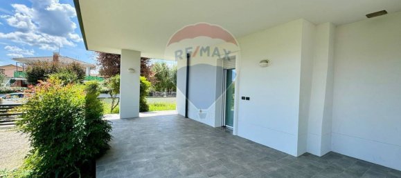 3 bedrooms Villa in Udine, Italy No. 270471 9