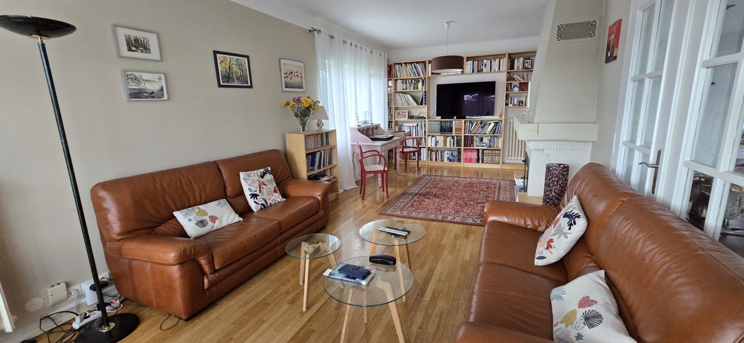 3 bedrooms Villa in Vantoux, France No. 213690