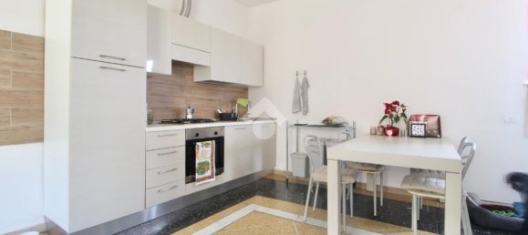 Apartamento de 3 habitaciónes en Pisa, Italy No. 18090 7