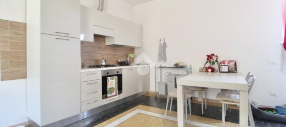 Apartamento de 3 habitaciónes en Pisa, Italy No. 18090 8