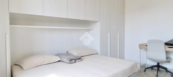 Apartamento de 3 habitaciónes en Pisa, Italy No. 18090 16