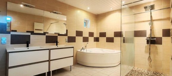 4 bedrooms House in Deneze-sous-Doue, France No. 314326 4