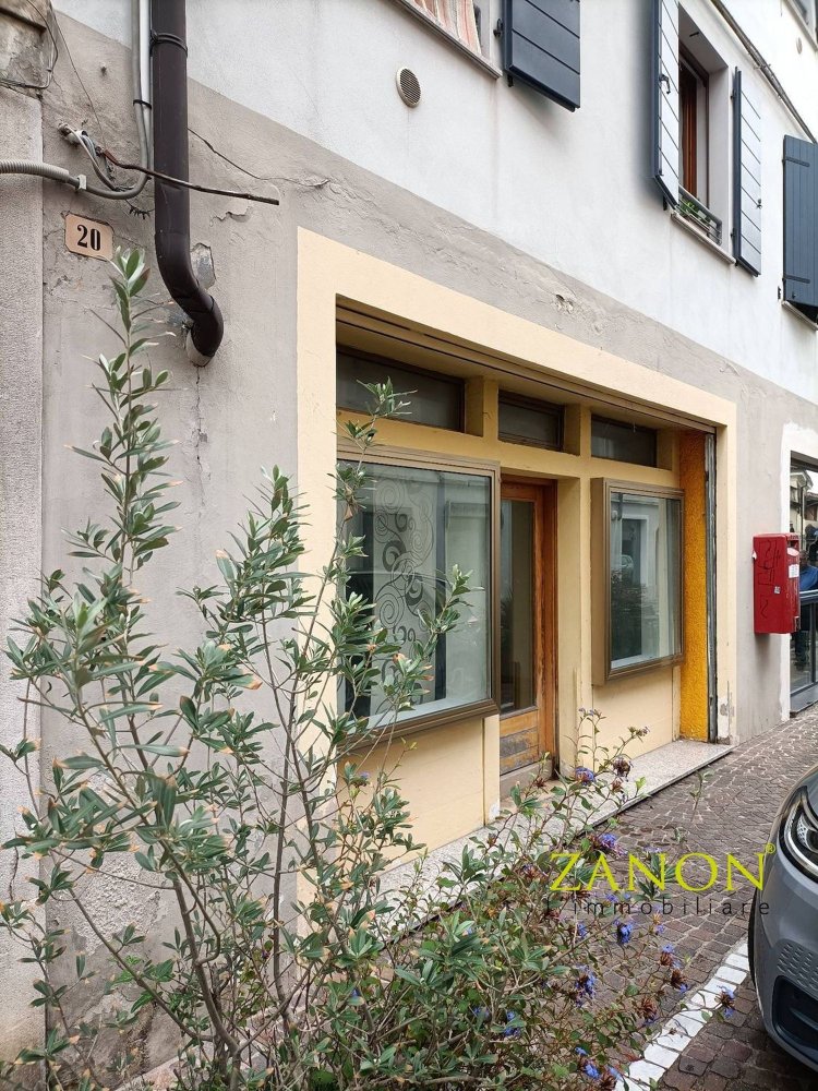 2-Zimmer Gewerbliche Immobilie in Gorizia, Italy, Nr. 130709