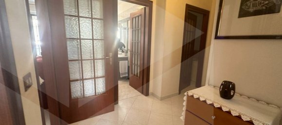 4-salle Appartement à Giugliano in Campania, Italy No. 25006 11