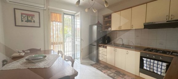 4-salle Appartement à Giugliano in Campania, Italy No. 25006 9