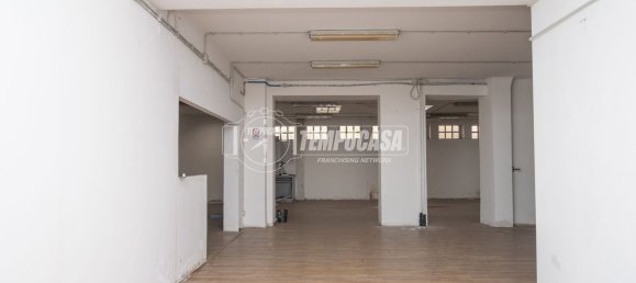250m² Commercial property in Bologna, Italy No. 285194 3