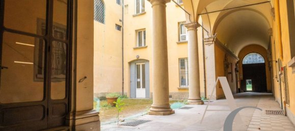 2 bedrooms Apartment in Bologna, Italy No. 331100 3