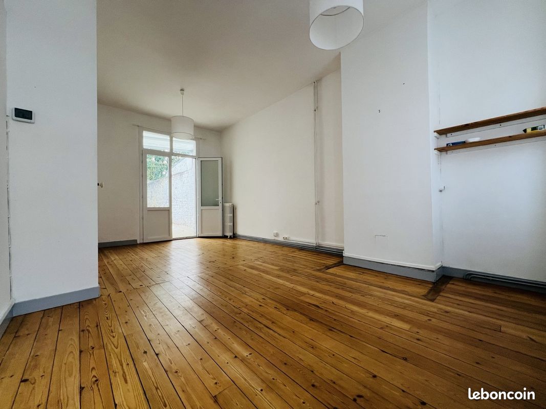 3 bedrooms House in Amiens, France No. 210035