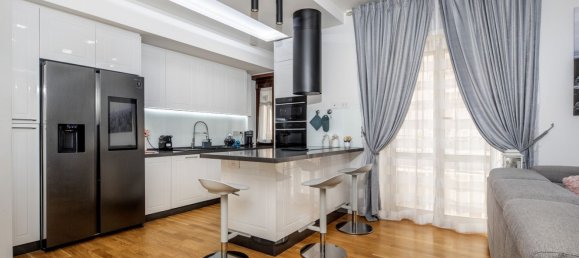 4 bedrooms Apartment in Rome, Italy No. 335050 6