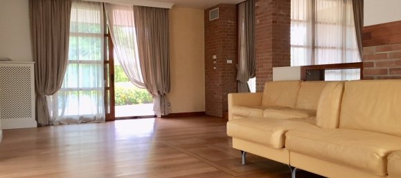 5 bedrooms Villa in Roncade, Italy No. 229524 10