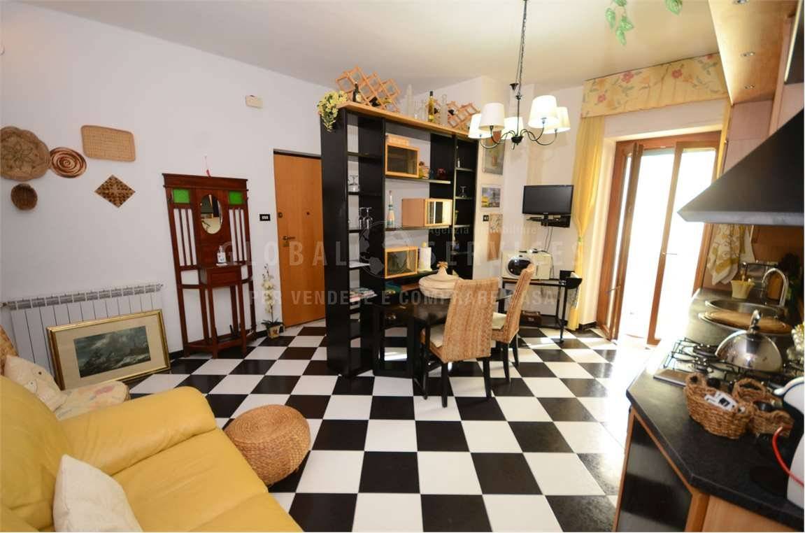 Apartamento de 2 dormitorios en Alghero, Italy No. 350526