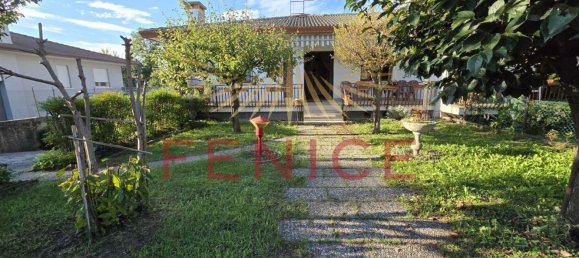 5 bedrooms House in Montebelluna, Italy No. 331443 3