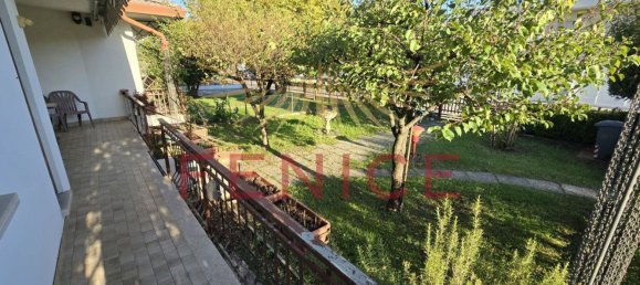 5 bedrooms House in Montebelluna, Italy No. 331443 8