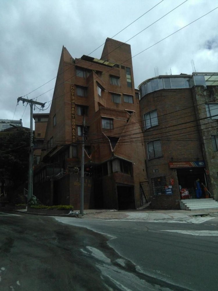 Casa de 32 dormitorios en Bogotá, Colombia No. 13903