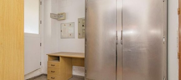 82m² Commercial property in Armilla, Spain No. 97866 19