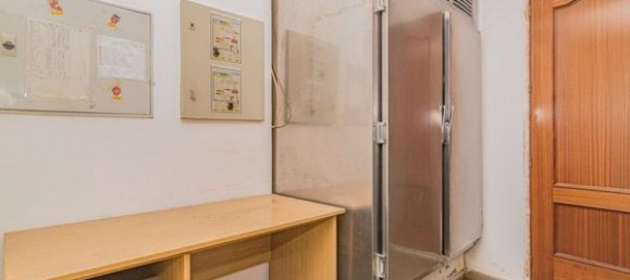 82m² Commercial property in Armilla, Spain No. 97866 4