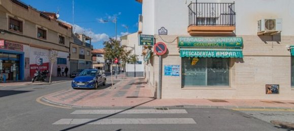 82m² Commercial property in Armilla, Spain No. 97866 5
