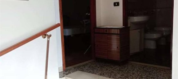 5 rooms House in Volpago del Montello, Italy No. 27429 7