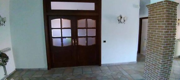 Villa de 7 dormitorios en Giugliano in Campania, Italy No. 350050 2