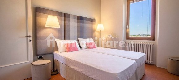 2 bedrooms Penthouse in Florence, Italy No. 337543 17