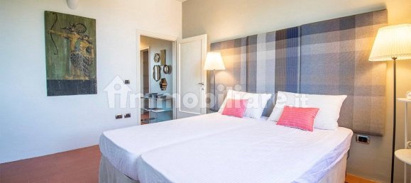 2 bedrooms Penthouse in Florence, Italy No. 337543 19