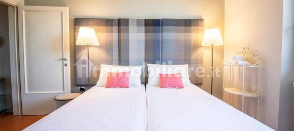 2 bedrooms Penthouse in Florence, Italy No. 337543 18