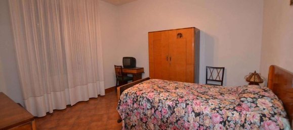 Villa de 8 dormitorios en Terricciola, Italy No. 363591 32