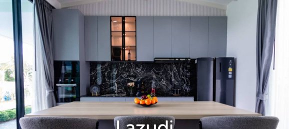 5 bedrooms Villa in Hua Hin, Thailand No. 24077 9