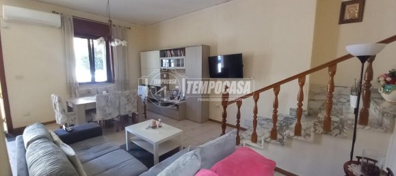 4-Zimmer Haus in Qualiano, Italy, Nr. 36998 8