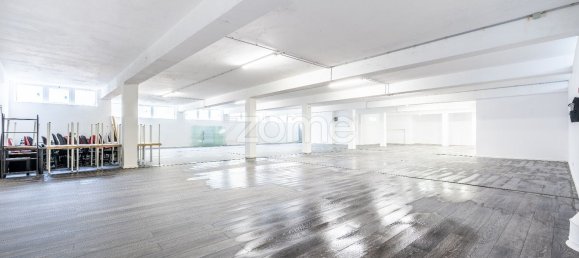Gewerbliche Immobilie in Porto, Portugal 1000m², Nr. 15858 10