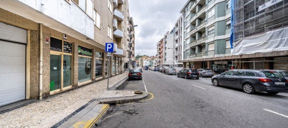 Gewerbliche Immobilie in Porto, Portugal 1000m², Nr. 15858 28
