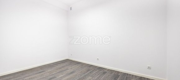 Gewerbliche Immobilie in Porto, Portugal 1000m², Nr. 15858 13