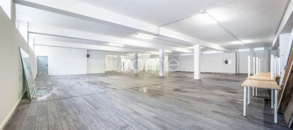 Gewerbliche Immobilie in Porto, Portugal 1000m², Nr. 15858 8