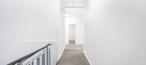 Gewerbliche Immobilie in Porto, Portugal 1000m², Nr. 15858 22