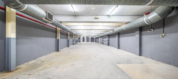 Gewerbliche Immobilie in Porto, Portugal 1000m², Nr. 15858 23