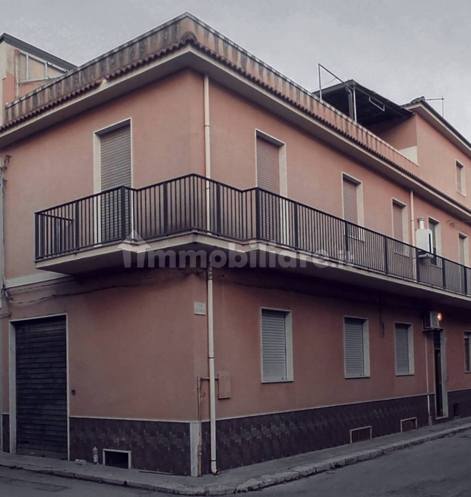 Дом с 6 спальнями в Розолини, Италия № 356802