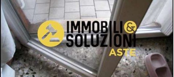 2 rooms Apartment in Varese, Italy No. 99371 13