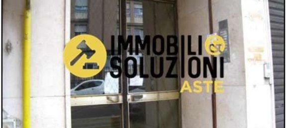 2 rooms Apartment in Varese, Italy No. 99371 4