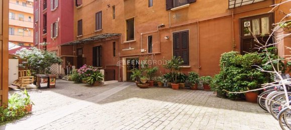 2 rooms Apartment in Milan, Italy No. 246872 2