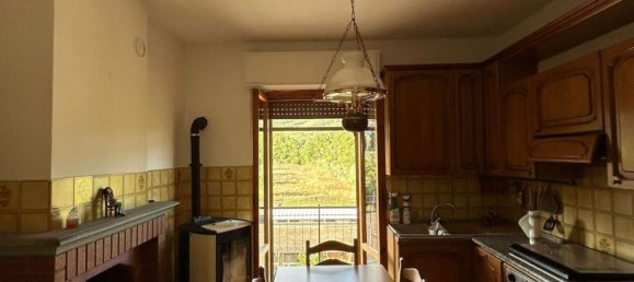 3 Schlafzimmer Wohnung in Tuoro sul Trasimeno, Italy, Nr. 333315 3