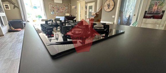 Дом с 3 спальнями в Лампореккьо, Италия № 376617 3