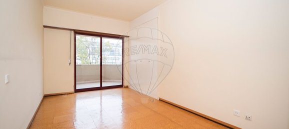 3 bedrooms Apartment in Lisbon, Portugal No. 99530 12