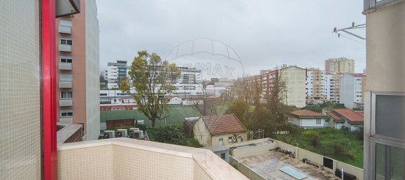 3 bedrooms Apartment in Lisbon, Portugal No. 99530 25