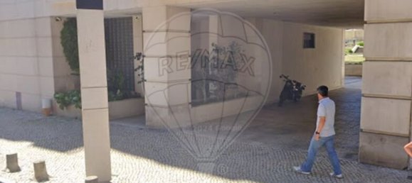 3 bedrooms Apartment in Lisbon, Portugal No. 99530 2